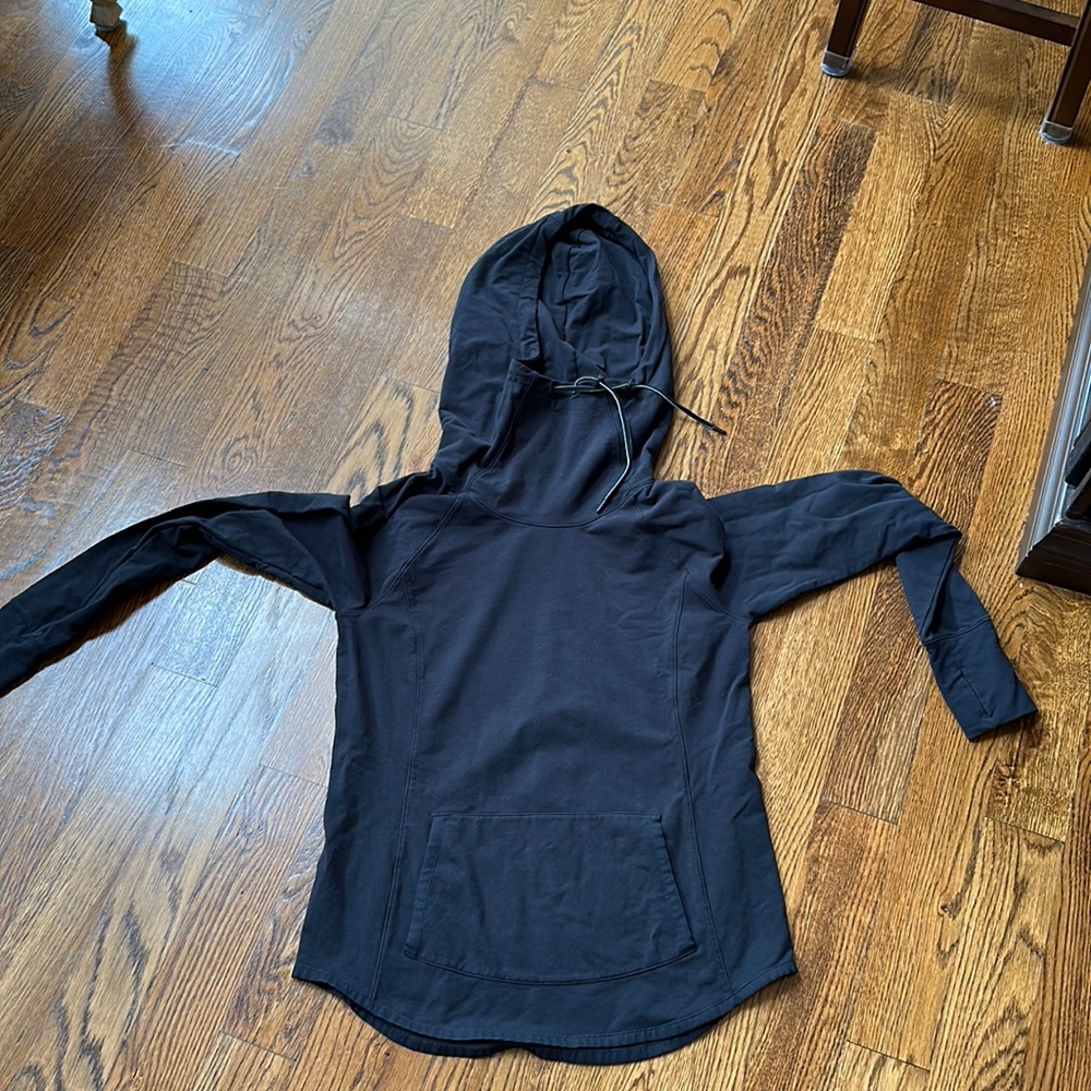 Black Athleta pullover sweatshirt